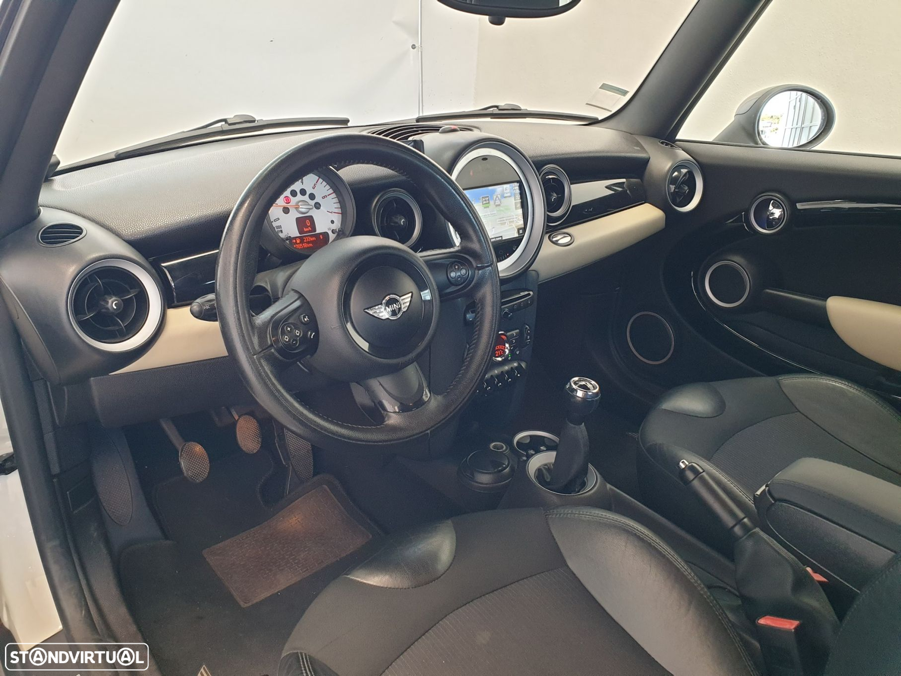MINI 3 Portas Cooper D - 16