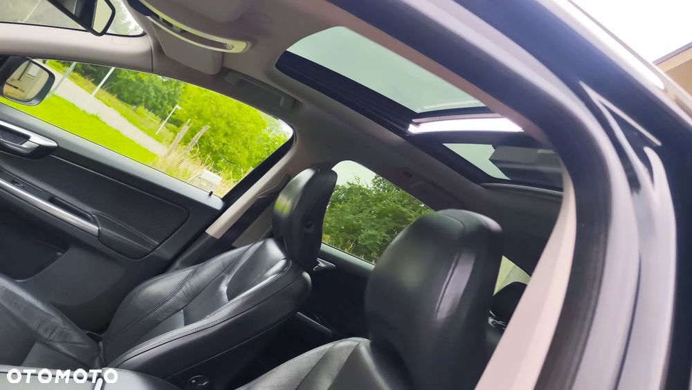 Volvo XC 60 D5 AWD Geartronic Summum - 10