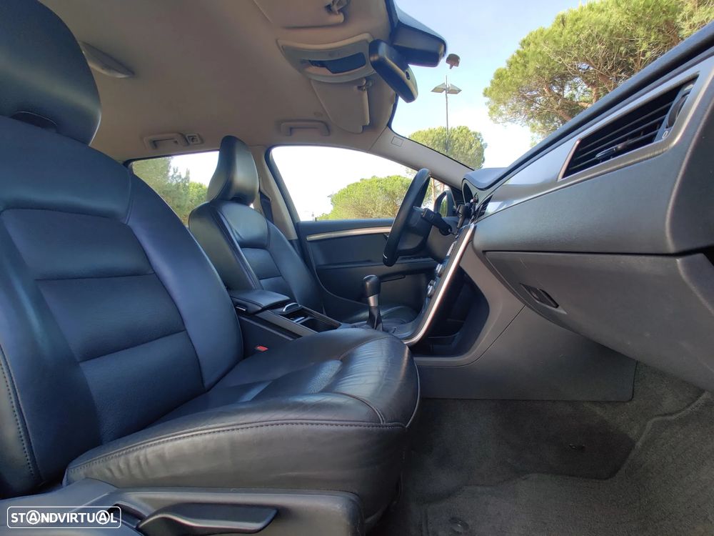 Volvo V70 2.0 D3 Momentum Start/Stop - 27