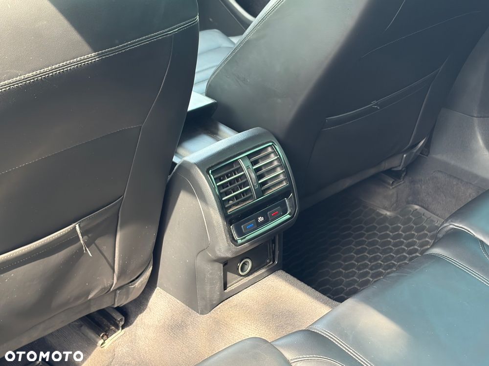 Volkswagen Passat 2.0 TDI SCR Highline DSG - 19