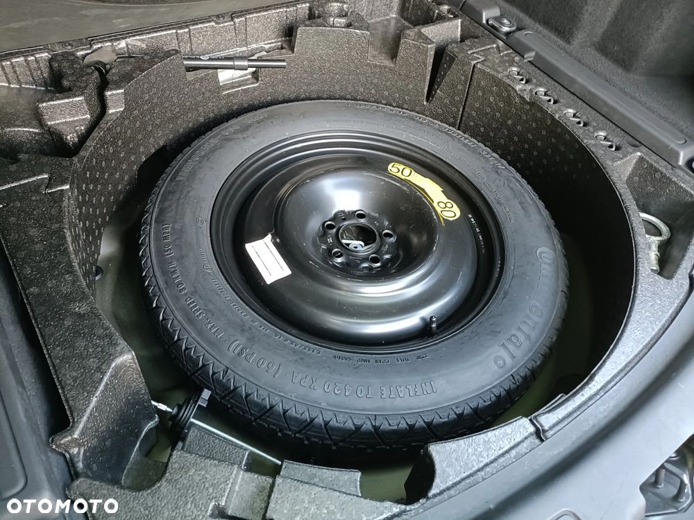 Land Rover Discovery Sport 2.0 D180 R-Dynamic HSE - 21