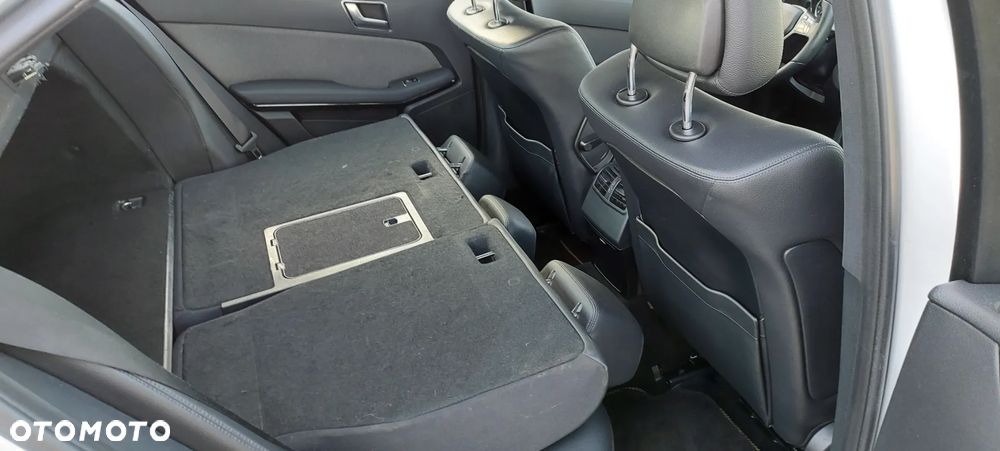 Mercedes-Benz Klasa E 200 CGI BlueEFFICIENCY 7G-TRONIC Avantgarde - 35