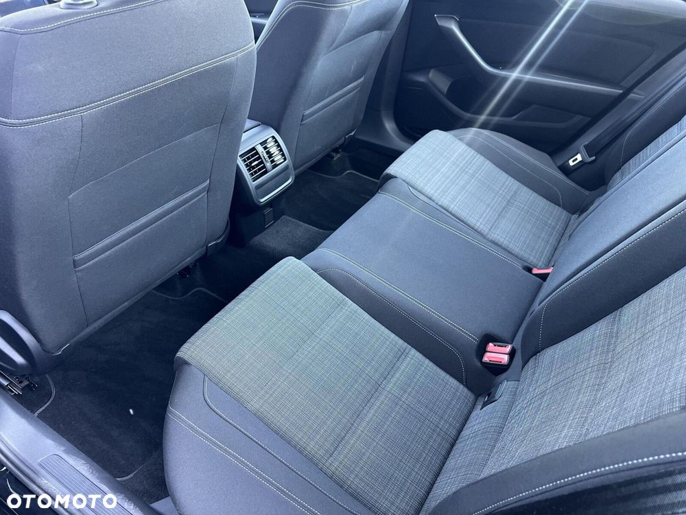 Volkswagen Passat - 23