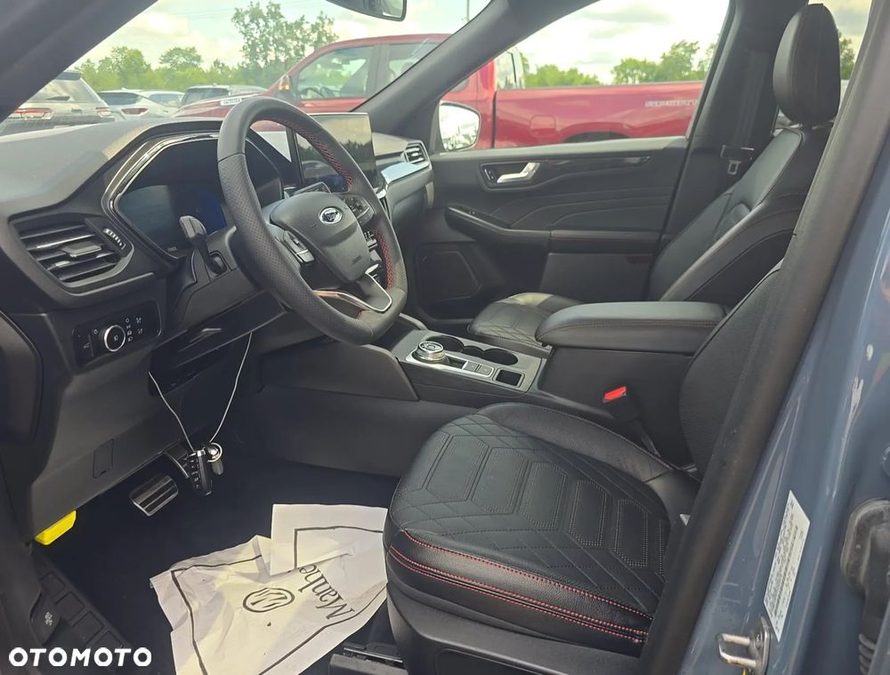 Ford Escape 2.0 EcoBoost AWD Titanium - 14