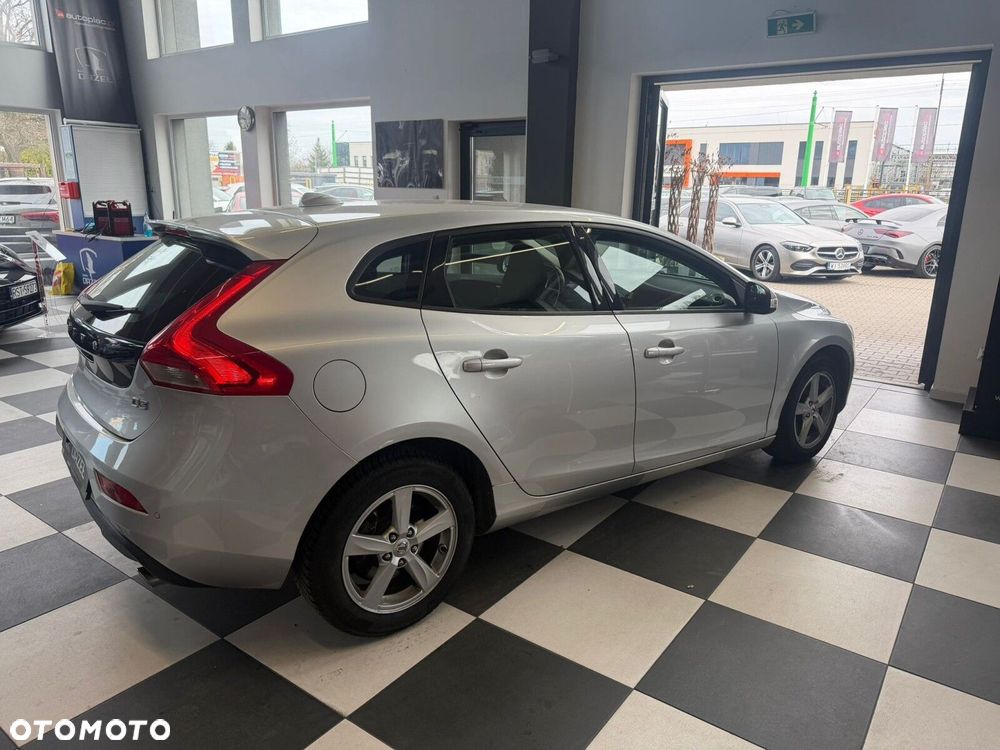 Volvo V40 - 11