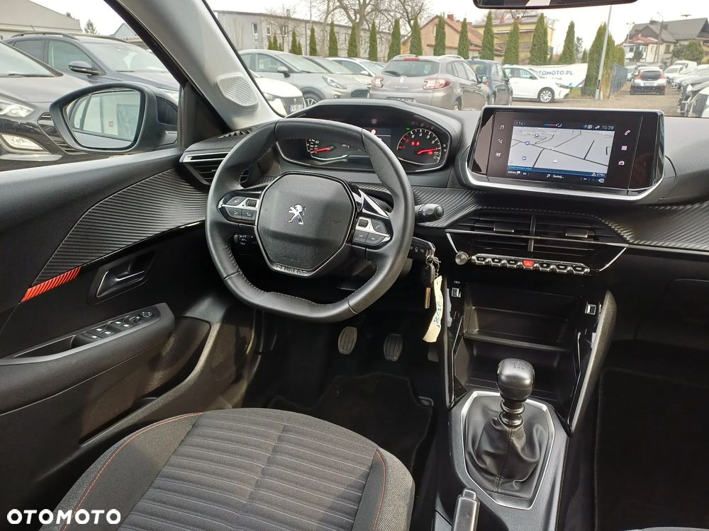 Peugeot 208 PureTech 100 Allure - 21