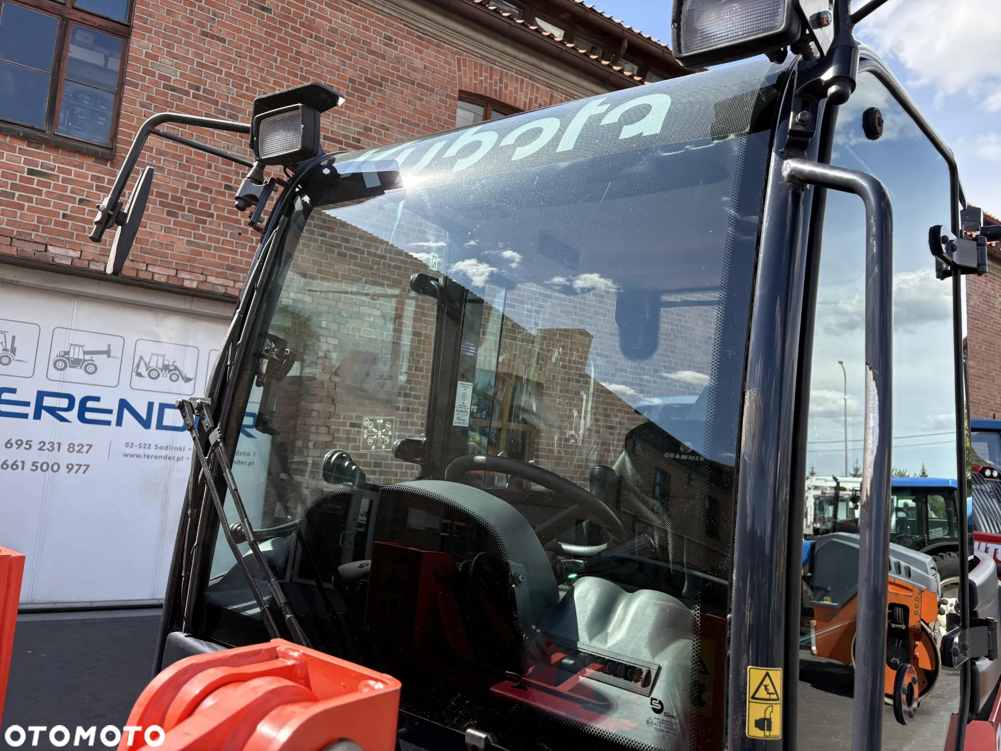 Kubota R082 - 18