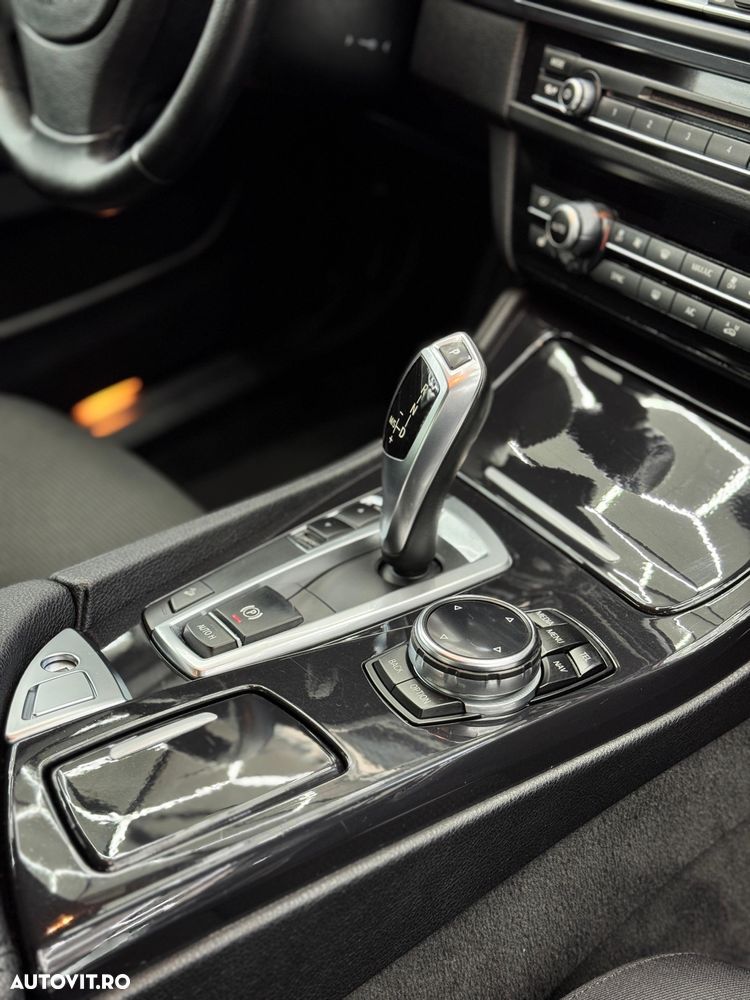 BMW Seria 5 525d xDrive AT - 8