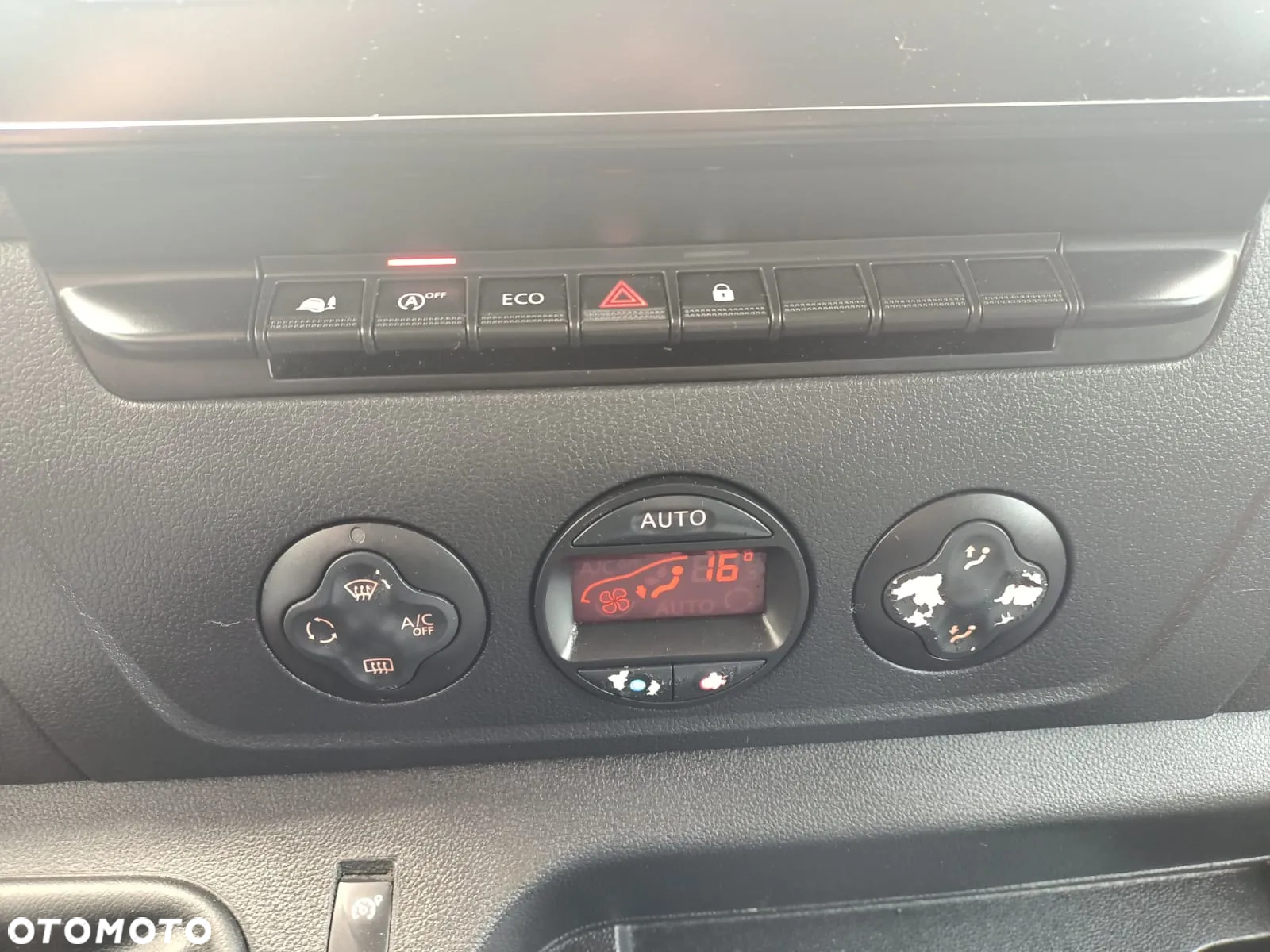 Nissan NV400 - 13