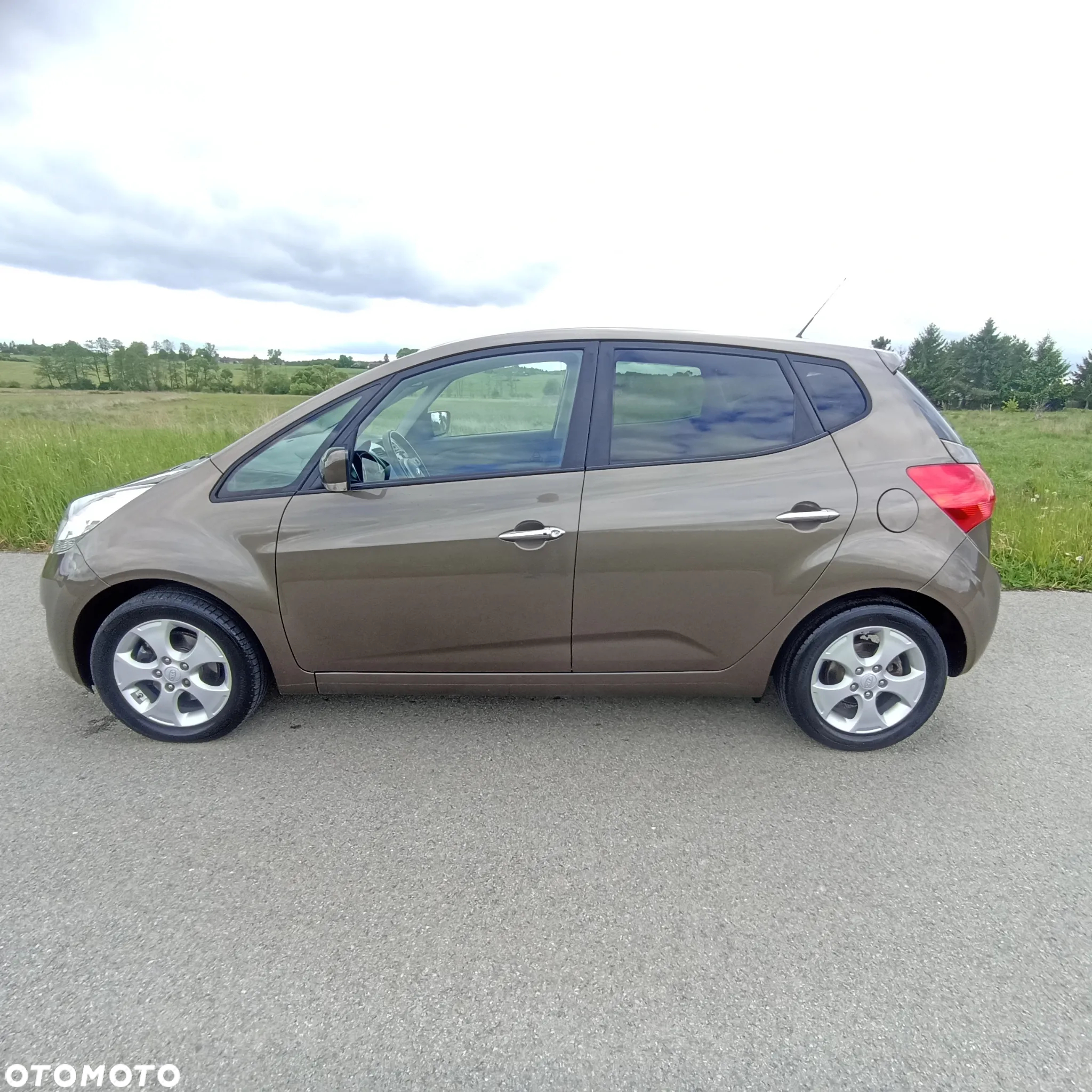 Kia Venga 1.6 CRDi 128 Titanium Collection - 27