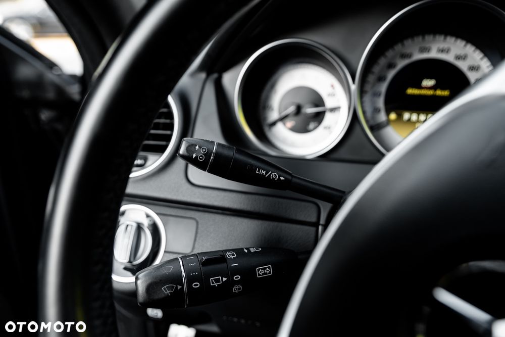 Mercedes-Benz Klasa C 180 BlueEFFICIENCY 7G-TRONIC Avantgarde - 37