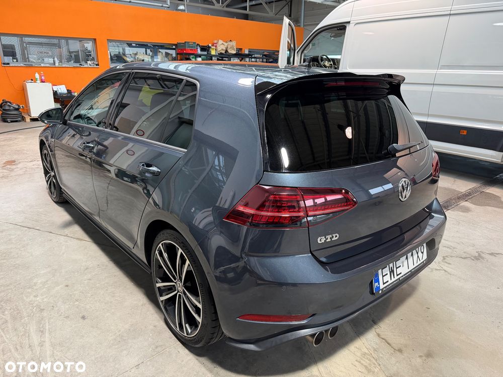 Volkswagen Golf - 3