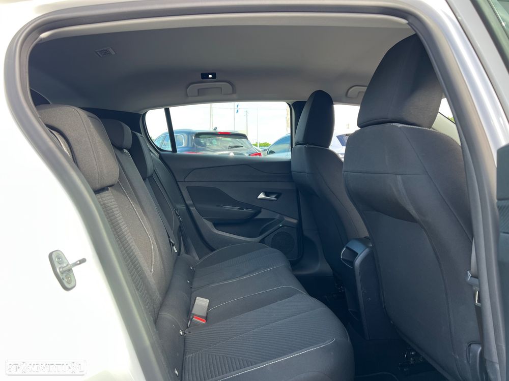 Peugeot 308 1.5 BlueHDi Style J17 - 24