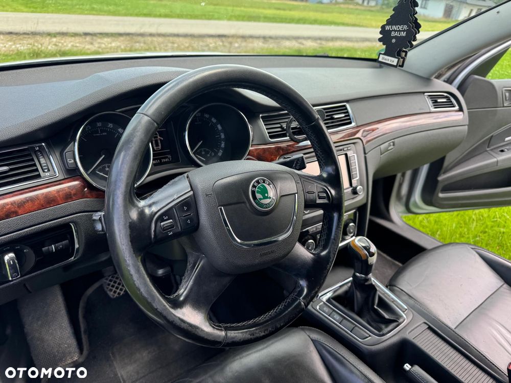 Skoda Superb 2.0 TDI 4x4 Elegance - 26