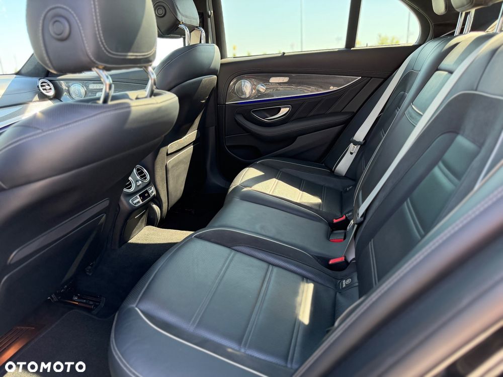 Mercedes-Benz Klasa E AMG 63 S 4Matic+ AMG Speedshift MCT-9G - 14