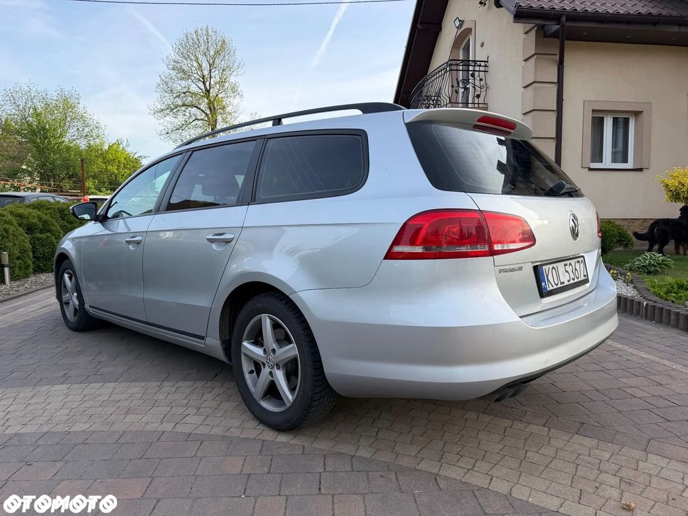 Volkswagen Passat 2.0 Blue TDI SCR Trendline - 17