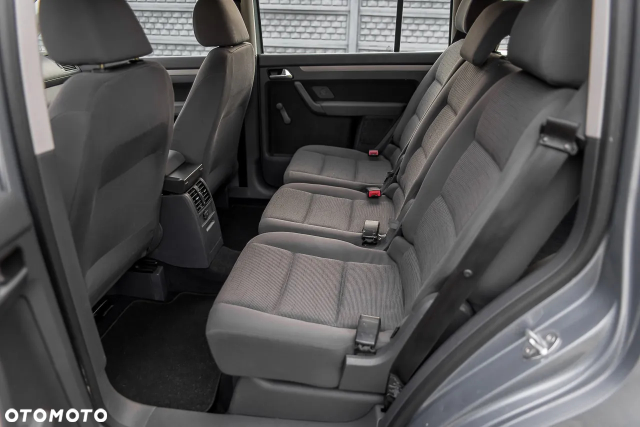 Volkswagen Touran 1.6 Conceptline - 40