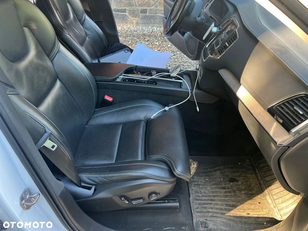 Volvo XC 90 D4 FWD Momentum - 4