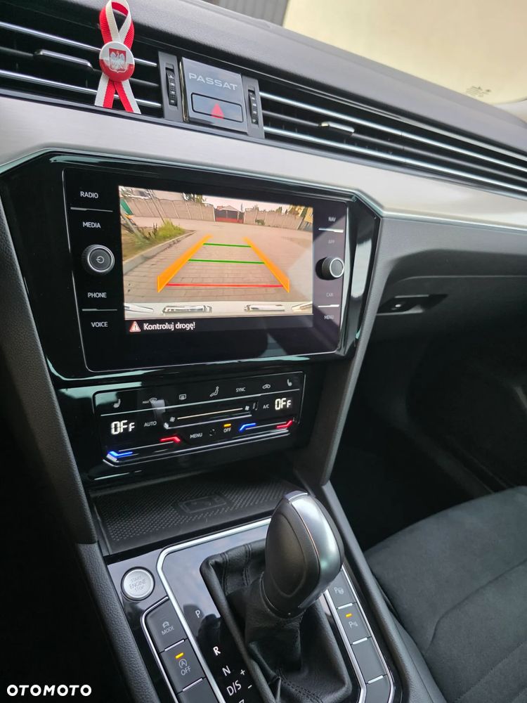 Volkswagen Passat 2.0 TDI 4Mot Elegance DSG - 23