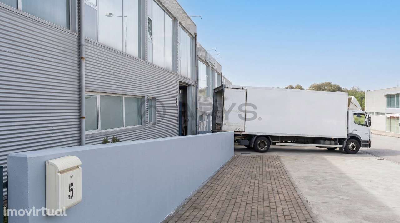 Armazém próximo do centro de Braga - Grande imagem: 2/27