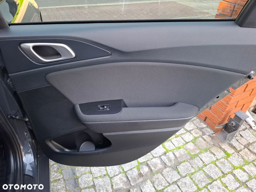 Kia Ceed 1.5 T-GDI M - 34
