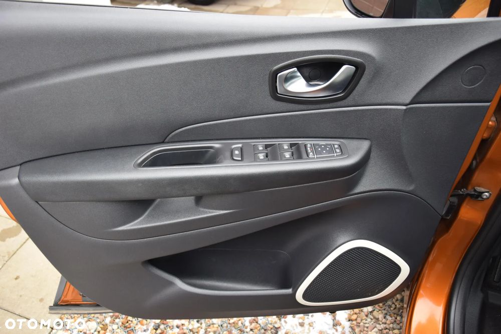 Renault Captur 0.9 Energy TCe XMOD EU6 - 17