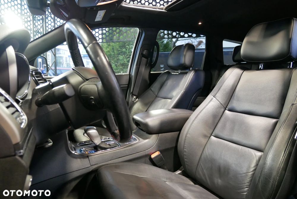Jeep Grand Cherokee - 12
