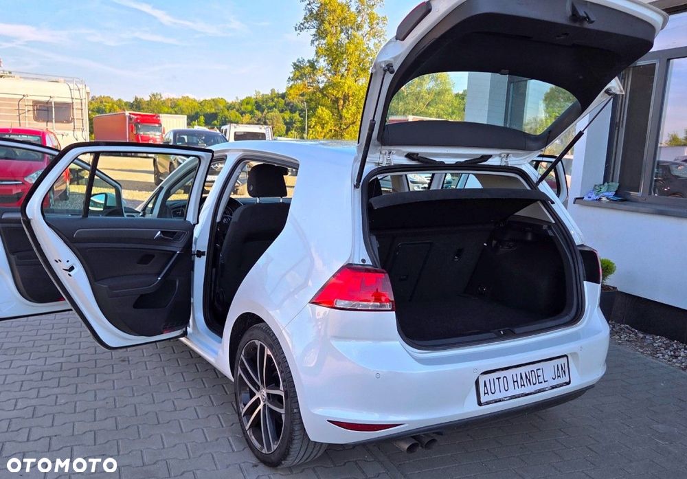 Volkswagen Golf - 33