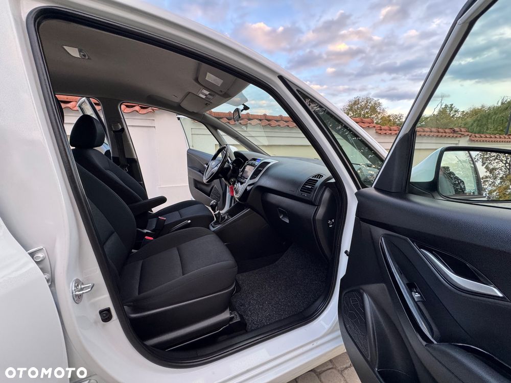 Hyundai ix20 - 24