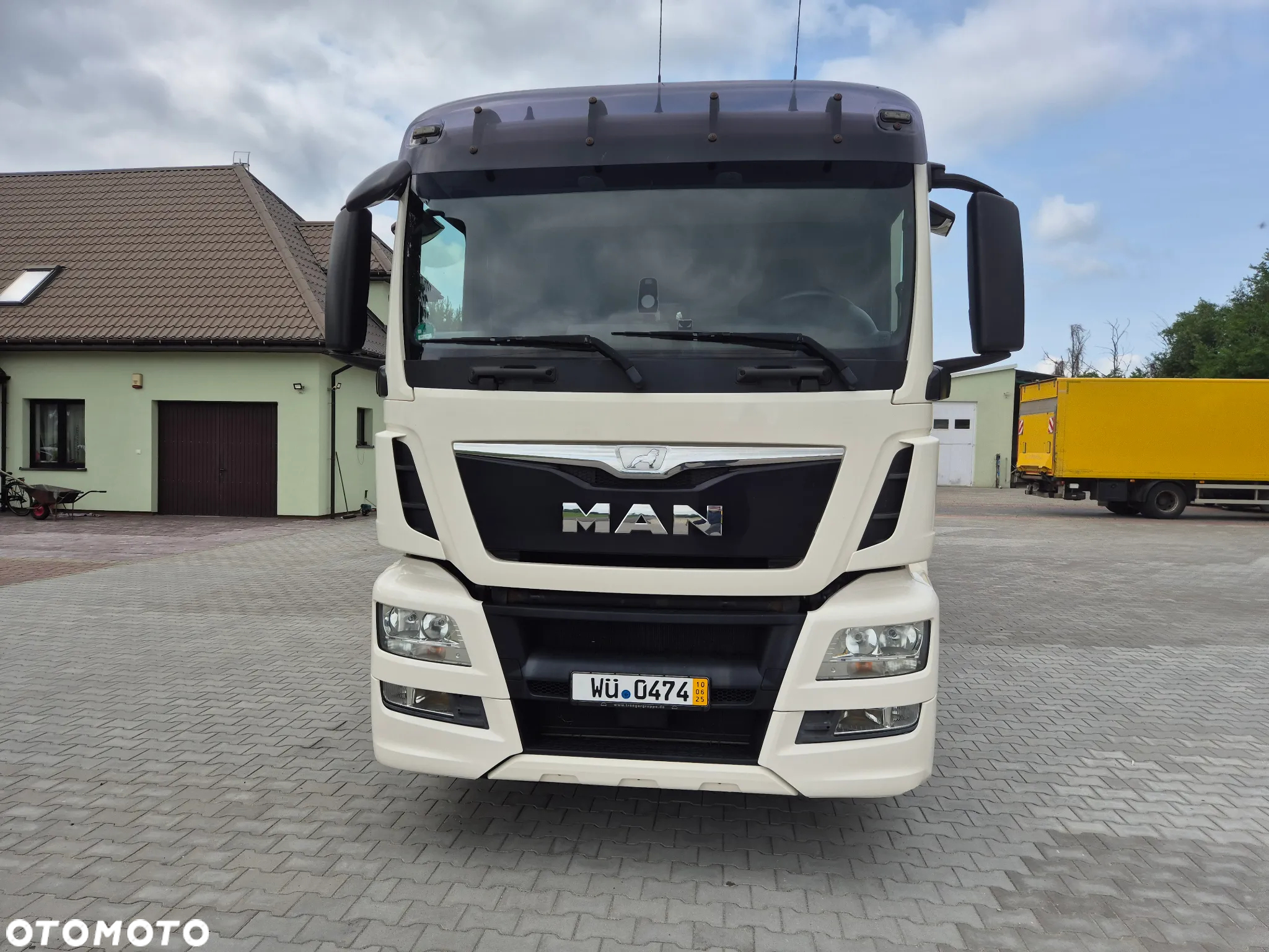 MAN MAN TGS 26.360 6X2 chłodnia 8m + Carrier Supra 1250 - 3