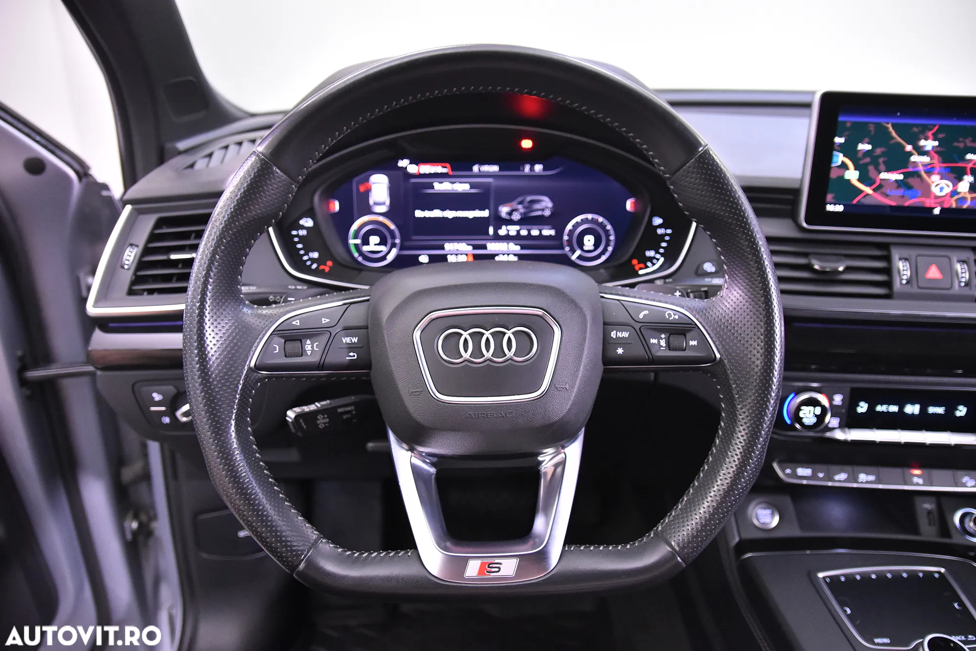 Audi Q5 55 TFSI e quattro S tronic - 16