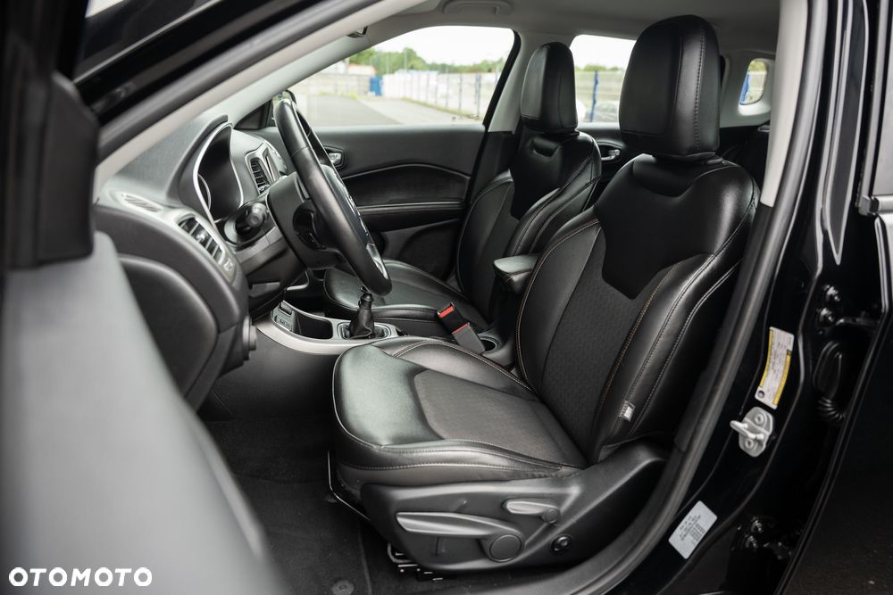 Jeep Compass 1.4 TMair Longitude FWD S&S - 24