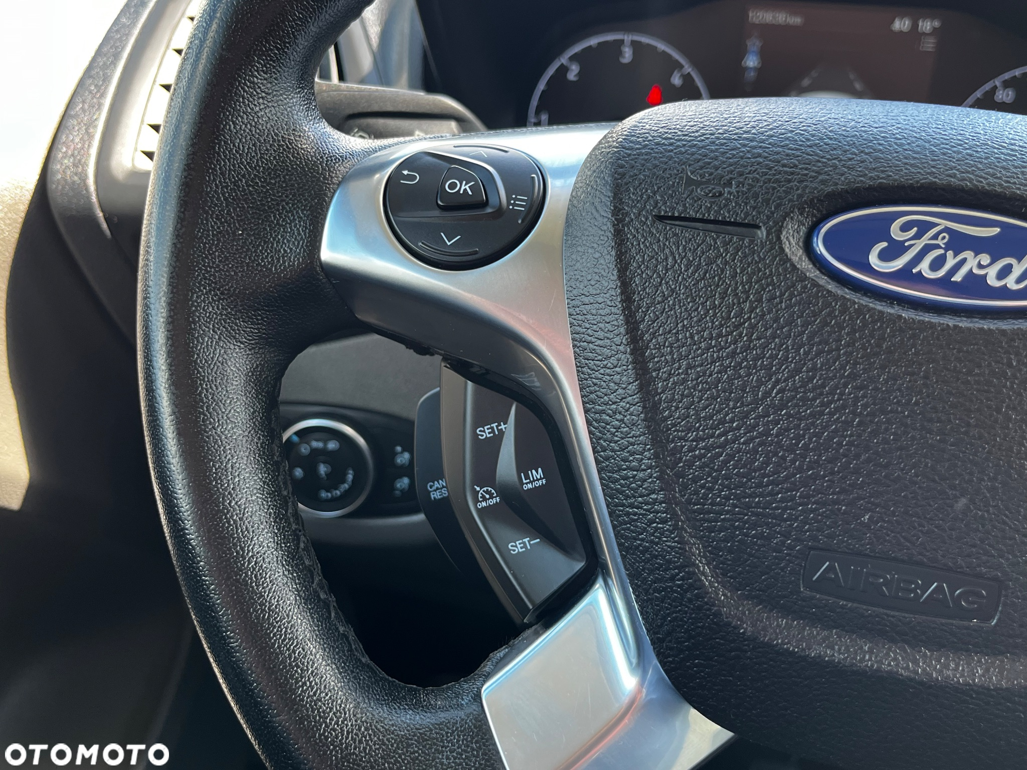 Ford Tourneo Connect - 22