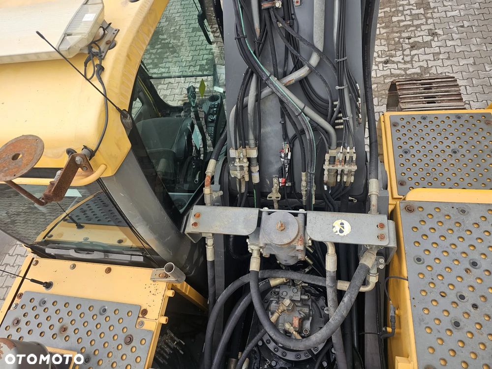 Volvo EC 300DL - 18