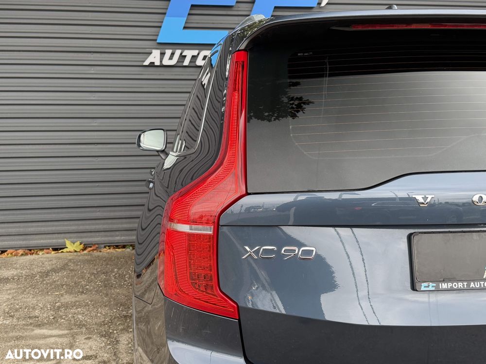 Volvo XC 90 B5 D AWD Geartronic Momentum Pro - 36