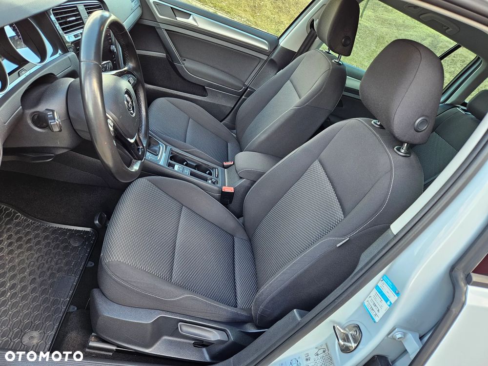 Volkswagen Golf - 15
