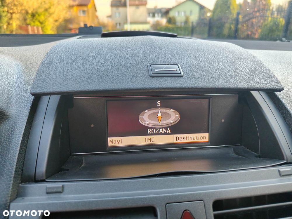 Mercedes-Benz Klasa C 220 CDI DPF Automatik BlueEFFICIENCY Avantgarde - 26