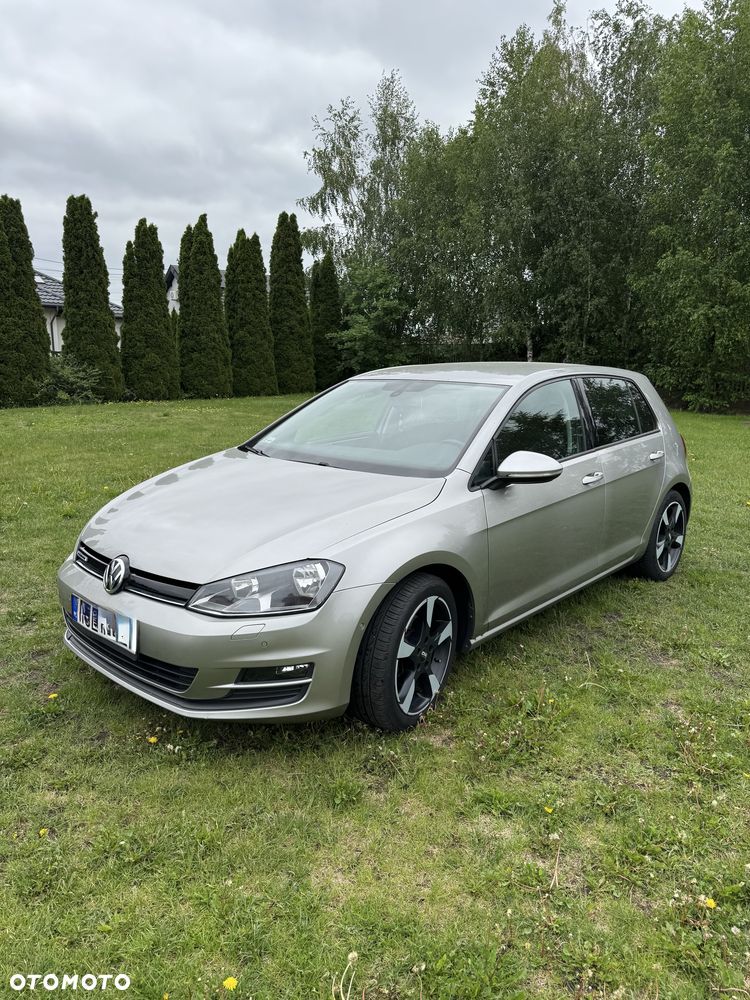 Volkswagen Golf - 1