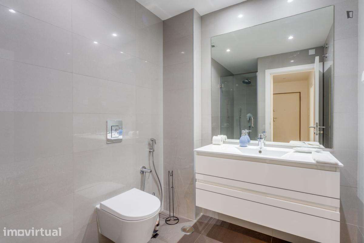 Apartamento com 1 quartos - localizado em Sete Rios Lisbon - Grande imagem: 2/27