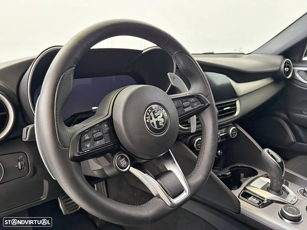 Alfa Romeo Giulia 2.0 T Veloce Q4 AT8 - 12