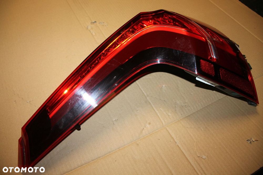 VOLVO V60, V60 CROSS COUNTRY TYLNA LEWA LAMPA LEWY TYŁ 32291358 - 2