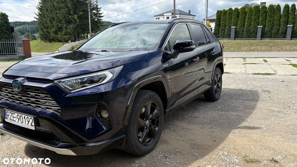 Toyota RAV4 - 1