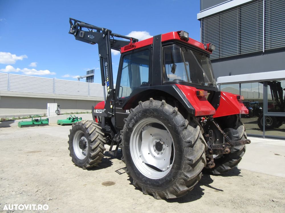 Case IH 4240 cu incarcator frontal - 8