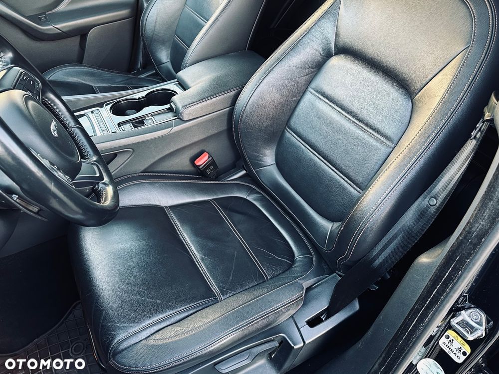 Jaguar F-Pace 2.0 i4D AWD Prestige - 24