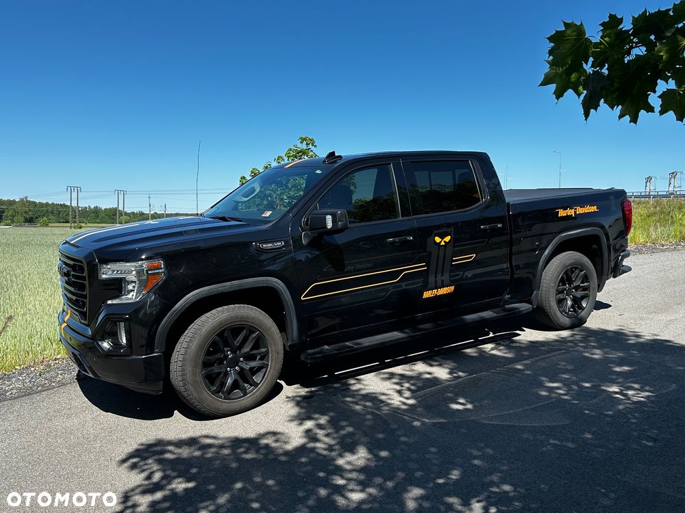GMC Sierra - 1