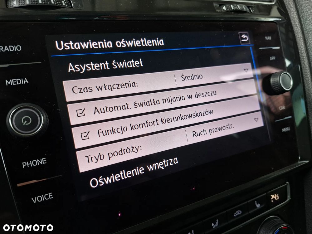 Volkswagen Golf 1.6 TDI BMT Comfortline - 28