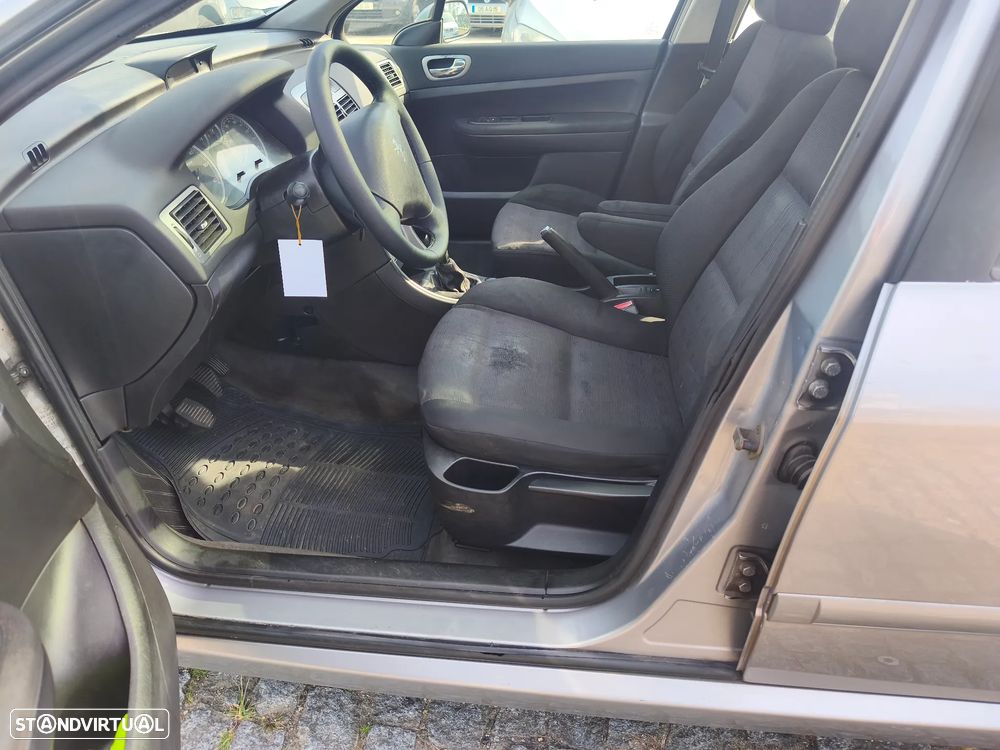 Peugeot 307 SW 2.0 HDi 136 Cuir - 12