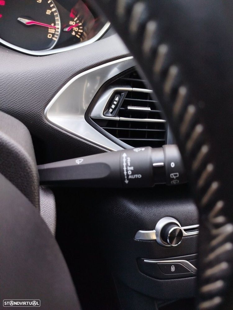 Peugeot 308 PureTech 130 Allure - 33