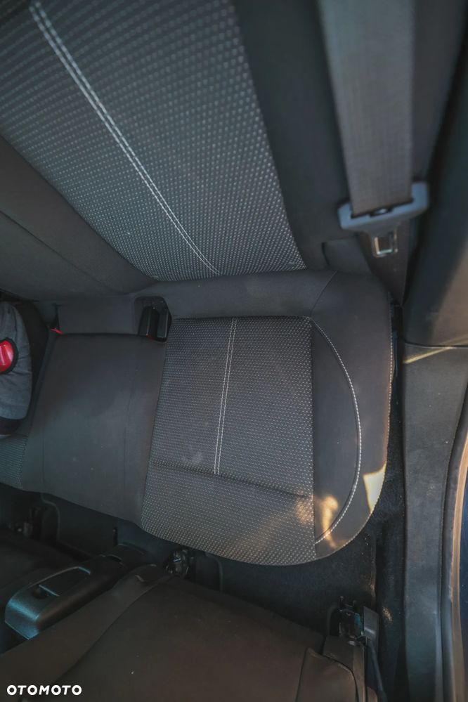 Opel Astra 1.6 T Cosmo - 19