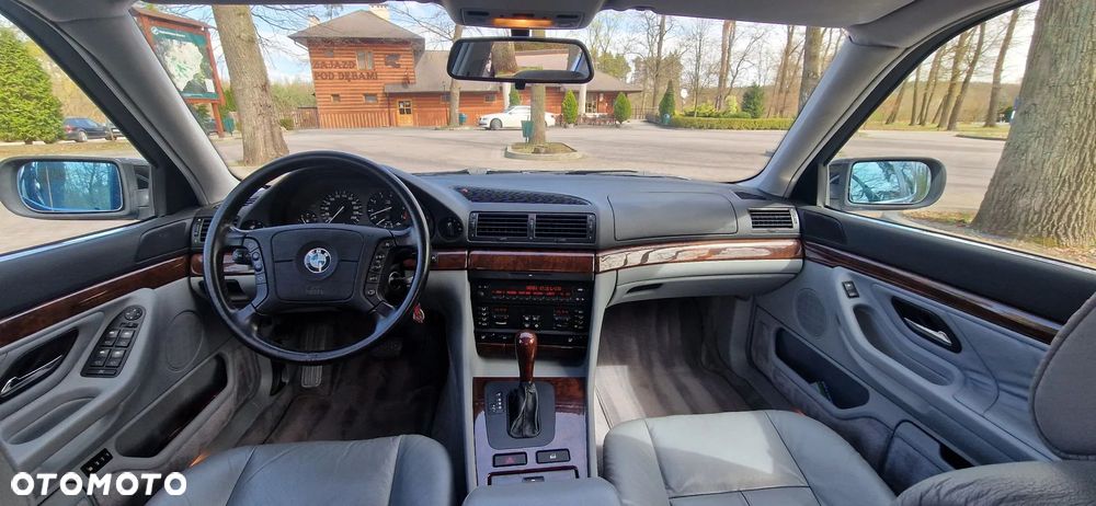 BMW Seria 7 740i - 10